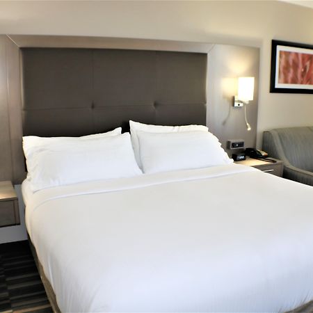 Holiday Inn Express Woodstock-Shenandoah Valley By Ihg Kültér fotó
