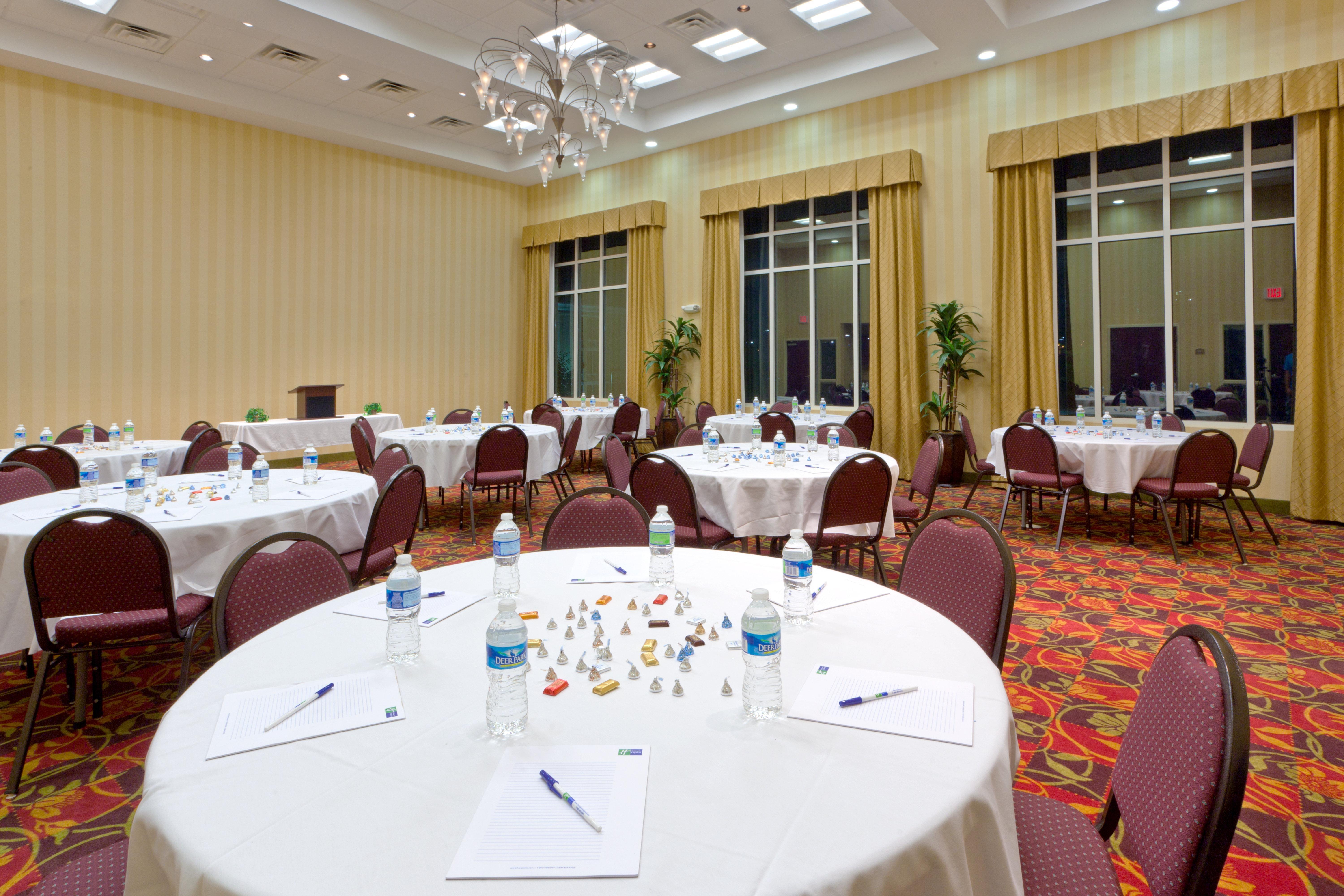 Holiday Inn Express Woodstock-Shenandoah Valley By Ihg Kültér fotó