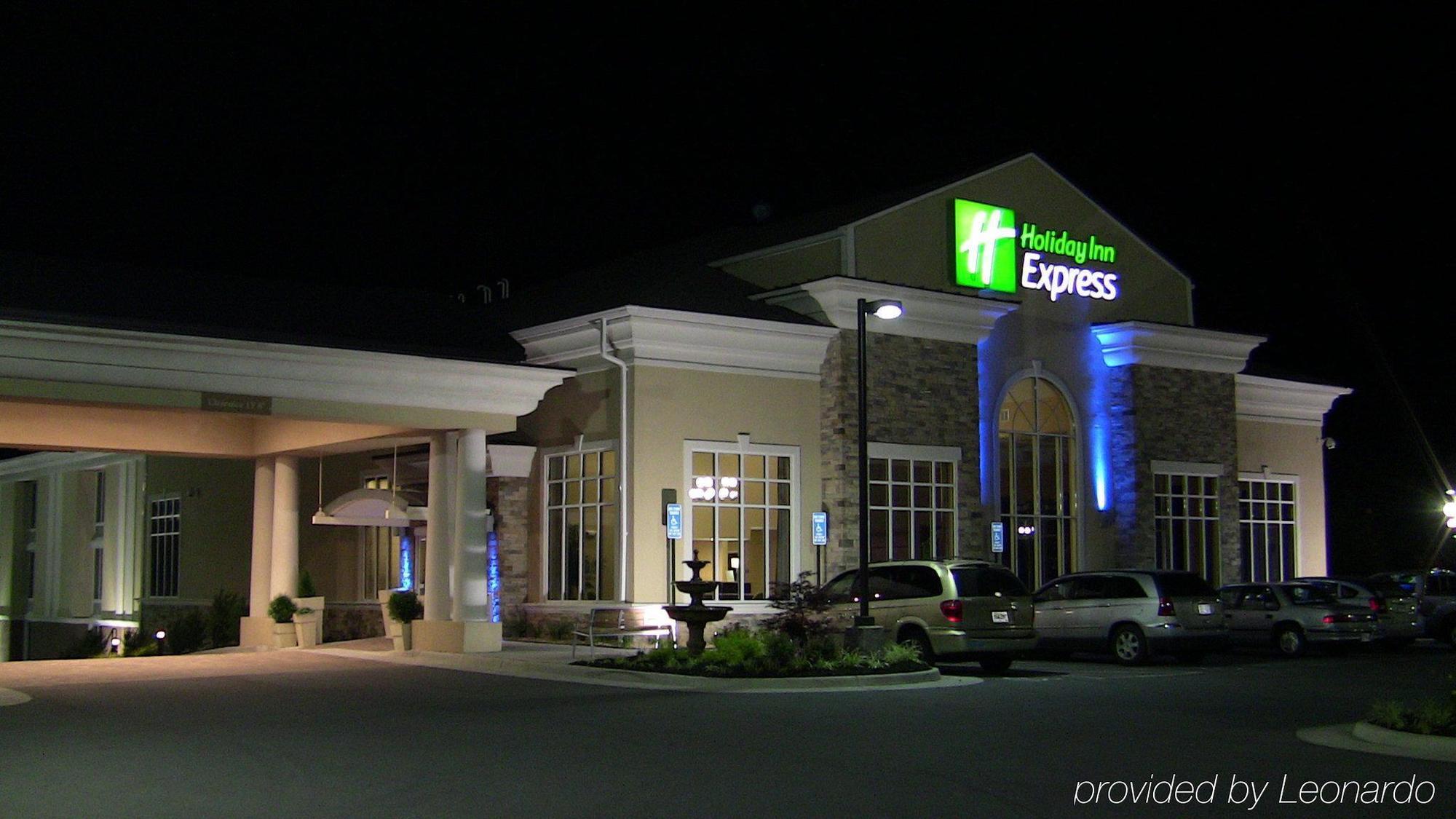 Holiday Inn Express Woodstock-Shenandoah Valley By Ihg Kültér fotó