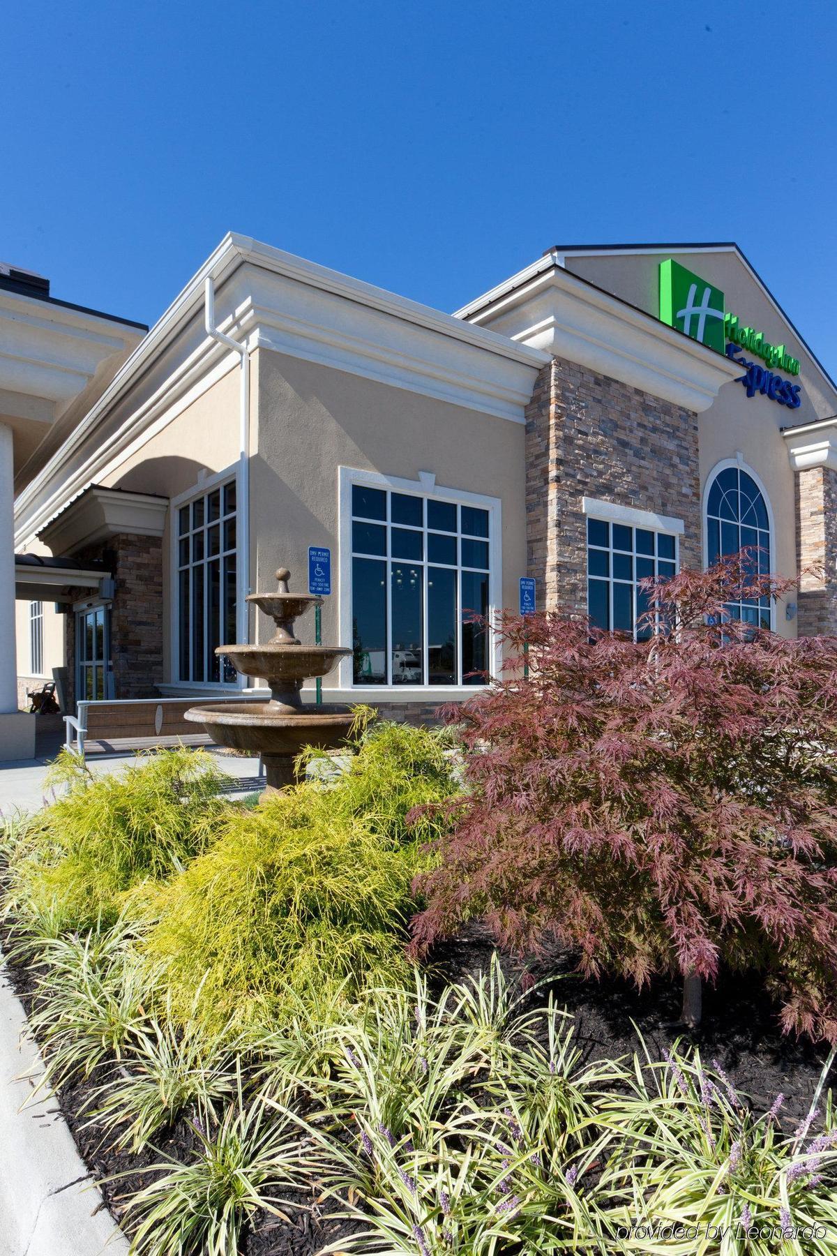 Holiday Inn Express Woodstock-Shenandoah Valley By Ihg Kültér fotó